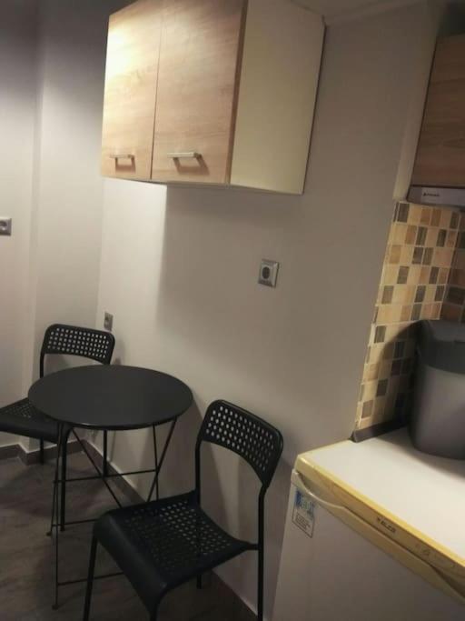 Nice& Cozy Flat 1Min From The Heart Of Athens.Wifi מראה חיצוני תמונה