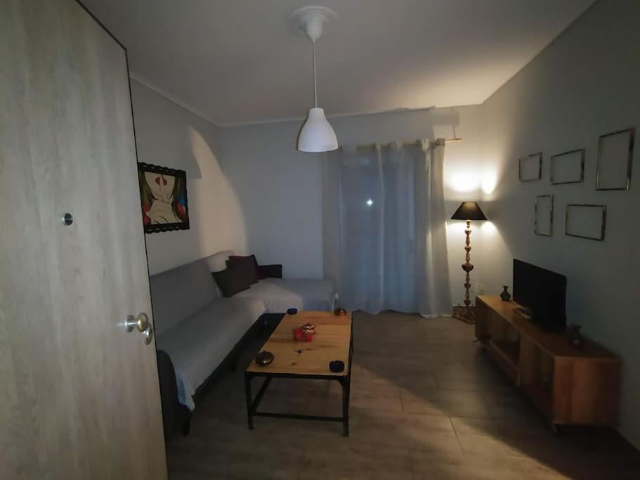 Nice& Cozy Flat 1Min From The Heart Of Athens.Wifi מראה חיצוני תמונה