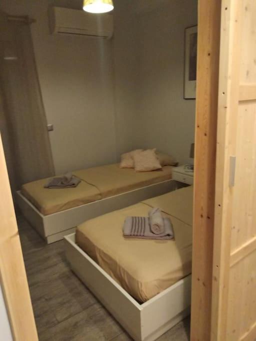 Nice& Cozy Flat 1Min From The Heart Of Athens.Wifi מראה חיצוני תמונה